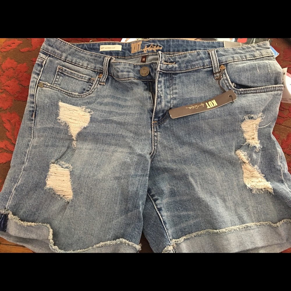 Boyfriend cut shorts